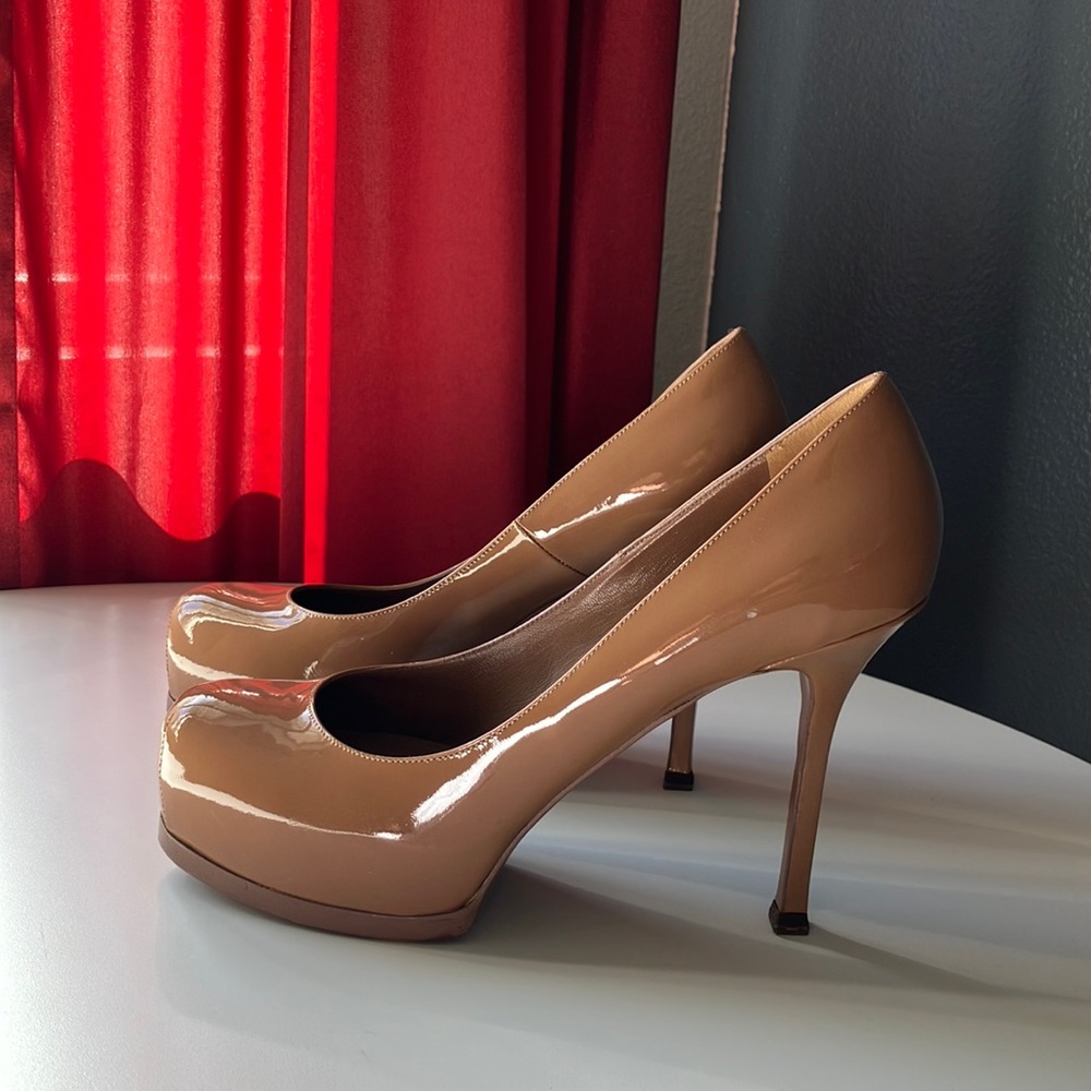 Saint Laurent YSL 37.5 Dark Tan/ Caramel Patent Tribute Pumps